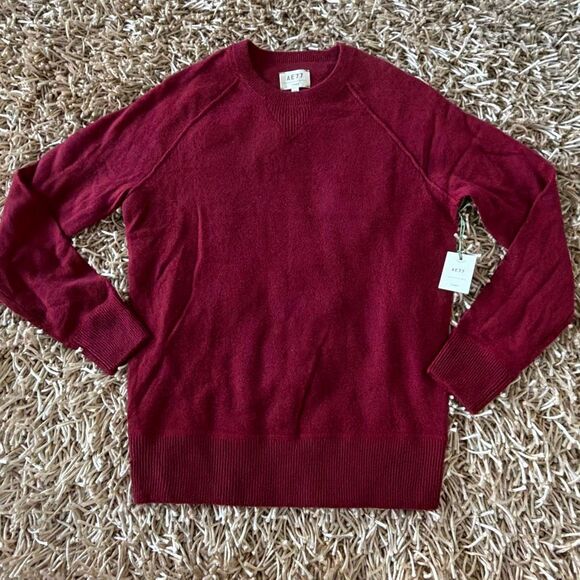 AE77 Premium Cashmere-Blend Crew Neck Sweater in Dark Red Size XS
